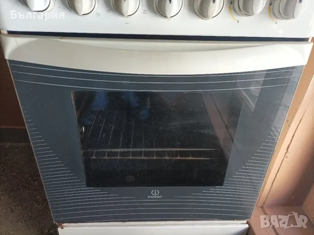 Продавам врата за готварска печка Индезит 