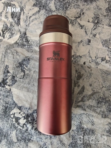 Stanley Trigger Action термуси 354мл, снимка 2 - Спортна екипировка - 53941293