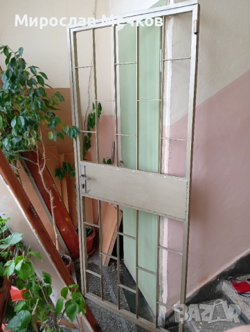 Желязна врата с каса 