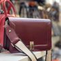 Модерна и стилна дамска чанта в нежни лачени цветове, снимка 6