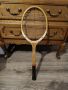 Ретро тенис ракета от дърво с калъф Dunlop, снимка 1 - Колекции - 45150594
