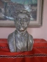 Страхотен бюст на Васил Левски от лят бетон с цвят бронз, снимка 3