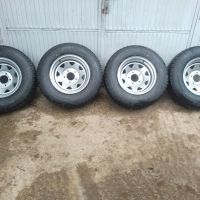 Чисто нови гуми с минусови джанти 225/75/16, снимка 1 - Гуми и джанти - 45451456