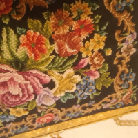 Викторианска дамска чанта с  Антична чанта Petit Point от 1900 г. Малка чанта с богато украсена злат, снимка 11 - Други ценни предмети - 44961069
