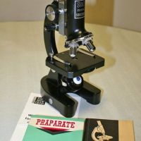 Ученически микроскоп, снимка 1 - Медицинска апаратура - 45823736