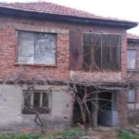 Двуетажна къща село Буково, обл. Пловдив , снимка 2 - Къщи - 45141253