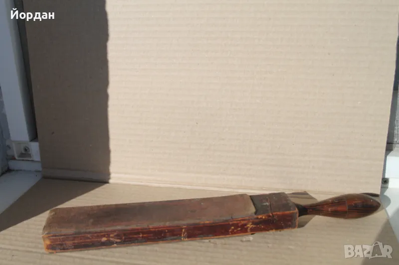 Кутия и точило за бръснач /дърво и гьон/, снимка 1