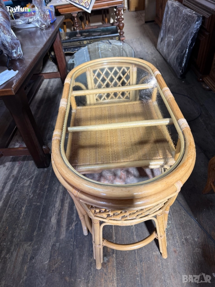 Бамбуков комплект - маса с два стола, снимка 1