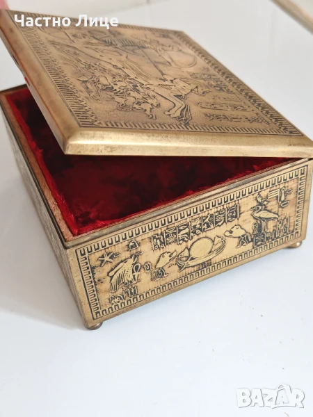 Уникална Старинна Египетска Бижутерийна Кутия Бронз със Позлата 19 век, снимка 1