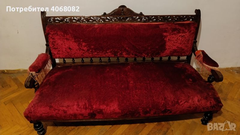 Старинен двуместен диван, снимка 1