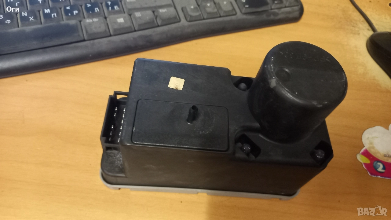 Вакуум помпа централно Пасат В3 и В4,Голф 3 1H0 962 257, снимка 1