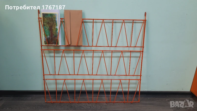 Метален стелаж за картички, пощенски пликове, реклами стенен, снимка 1