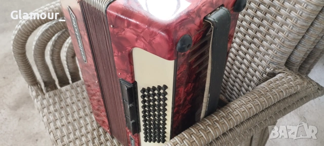 Акордеон  Veltmajster Stela 60 баса, снимка 3 - Акордеони - 53679165