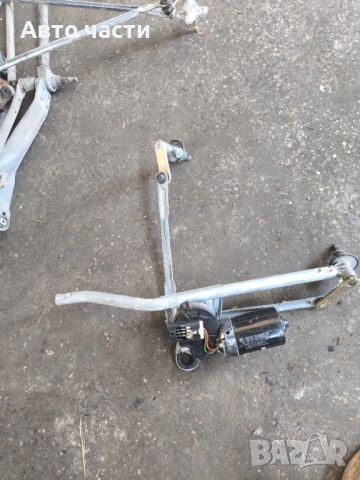 Моторче предни чистачки 0390241355 за BMW 320d (e46) 2.0d 136 hp (touring), снимка 2 - Части - 50828654