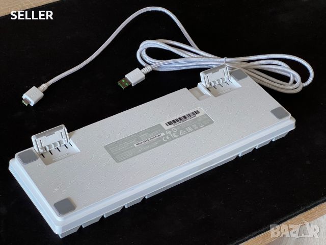 Като нова Razer Huntsman Mini White Linear, снимка 5 - Клавиатури и мишки - 46472559