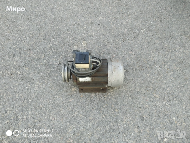 Монофазен електродвигател, снимка 2 - Електродвигатели - 52647415