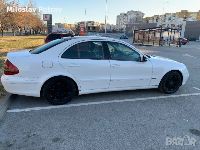 Мерцедес W211, снимка 4 - Автомобили и джипове - 53215969