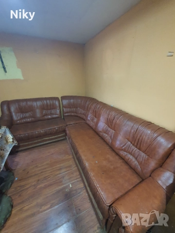 Кожен диван 