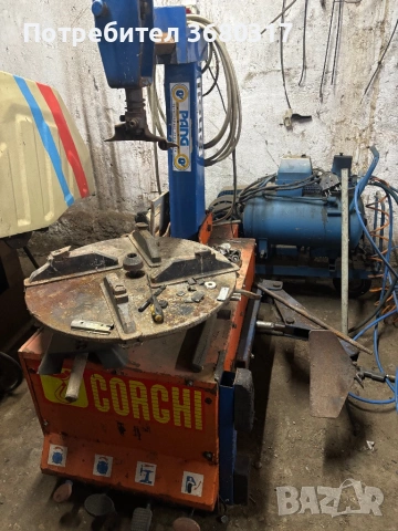 Машина за монтаж демонтаж на гуми 