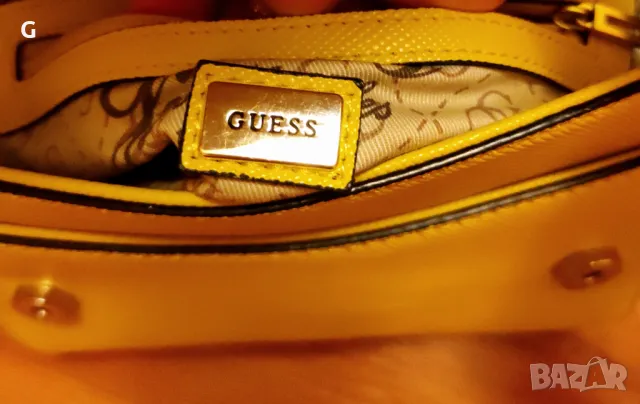 Дамска чанта Guess, снимка 10 - Чанти - 47036382