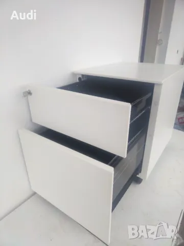 Продавам два броя метални шкафове на колелца с ключ за инструменти, лични вещи., снимка 9 - Куфари с инструменти - 49873550