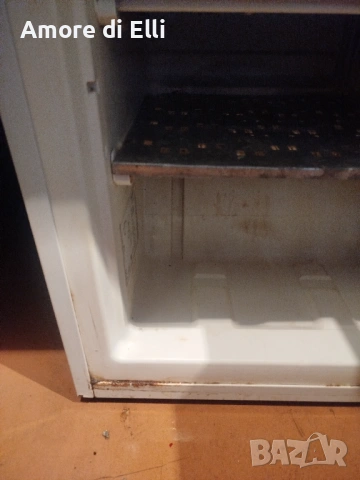 Малък използван фризер, вграден или свободно стоящ, снимка 3 - Фризери - 53833262