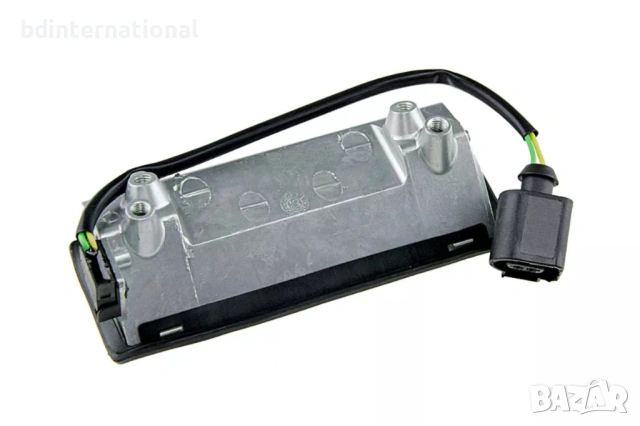 1J0827566 Бутон Дръжка за отваряне на багажник VW, Golf 4 Комби, Bora, Touareg, снимка 3 - Части - 53727970