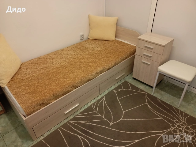 легло със чекмеджета матрак и шкафче , снимка 2 - Спални и легла - 53717798