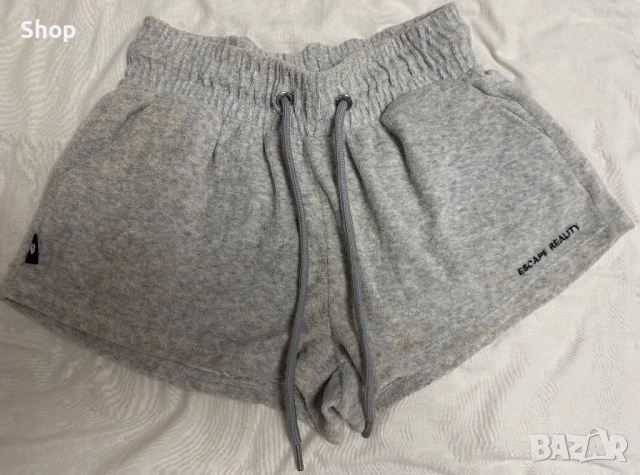 Къси панталони на Bershka 