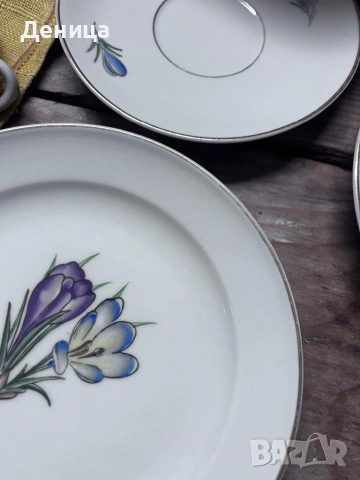 Усмихващи минзухарчета💜 Слонова кост, ръчно рисувани минзухари, златен кант ⚜️ КPM u втора маркиров, снимка 5 - Сервизи - 53408874