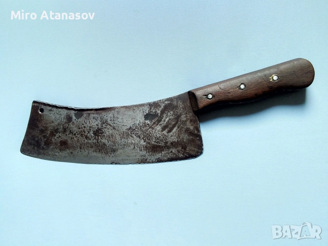 Стар голям ръчно кован сатър