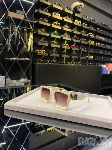 очила с черен обикновен калъф и ув защита miu miu louis vuitton, снимка 13 - Слънчеви и диоптрични очила - 51440784