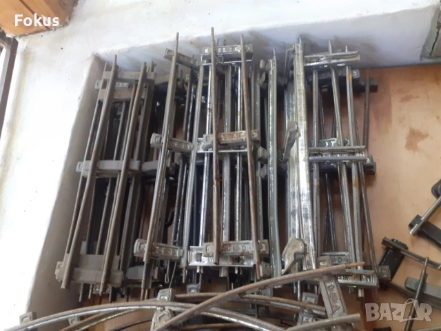 Лот части влакче конструктор метални релси писта- стара игра, снимка 2 - Антикварни и старинни предмети - 53274184