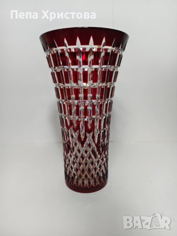 Ваза от двуслоен рубинен оловен кристал 