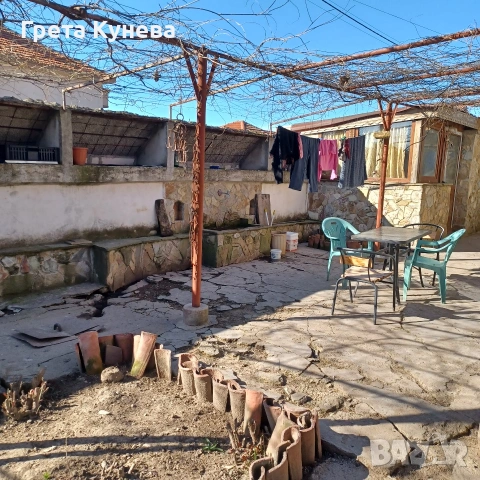 Къща с двор в Мечкарево, снимка 15 - Къщи - 53807889