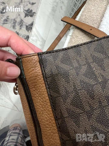 Michael Kors оригинална чанта, снимка 14 - Чанти - 48709471