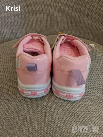 Детски светещи маратонки за момиче Мини Маус-Disney , снимка 9 - Детски маратонки - 54220575