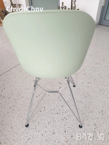 2бр съвременни италиански дизайнерски пластмасови столове с подлакътници GIA, снимка 3 - Столове - 49028973