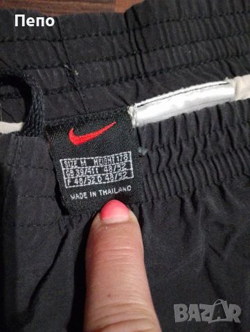 Гащи Nike , снимка 2 - Къси панталони - 45389160