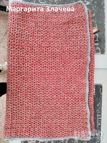 Вълнен шал наметка изплетен на една кука, снимка 2 - Шалове - 45841845