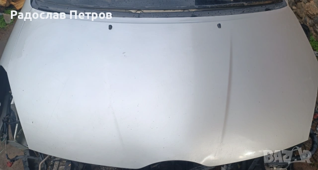 Преден капак Toyota corolla verso