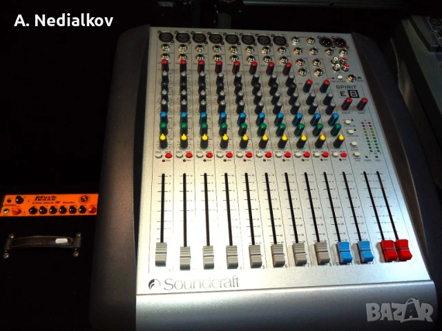 Soundcraft Spirit E8 audiomixer