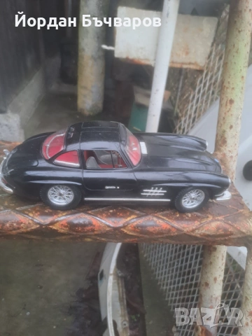 Метални  колекционерски Mercedes Banz 300SL Burago Italy 1:18 метален ретро модел, снимка 16 - Колекции - 53020517