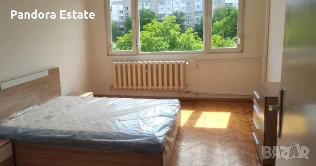 Продава тристаен апартамент в кв. Надежда 3