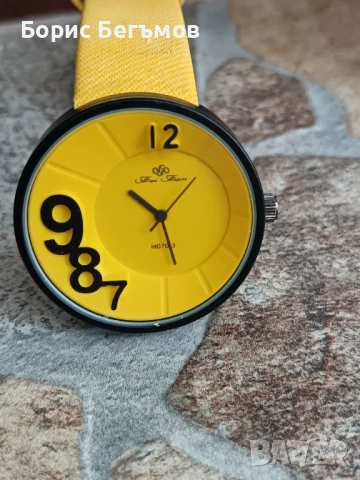 Часовник кварцов , снимка 3 - Луксозни - 51211679