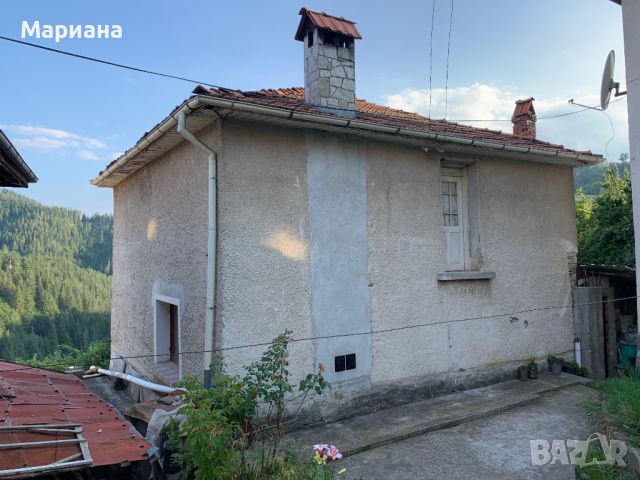 Продавам триетажна къща намираща се в село Момчиловци
