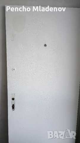 Продавам входна врата 