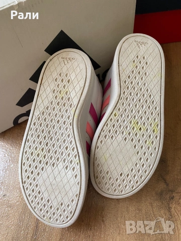 Маратонки adidas 32 номер, снимка 6 - Детски маратонки - 53807348