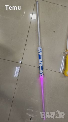 Детски светещ LED меч тип "Джедай" с различни светлини и музика, снимка 2 - Други - 46436473