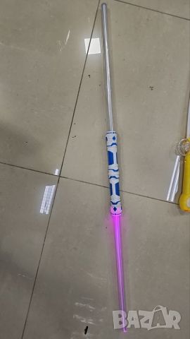 Детски светещ LED меч тип "Джедай" с различни светлини и музика. Вдъхновете се от Галактическия Свет